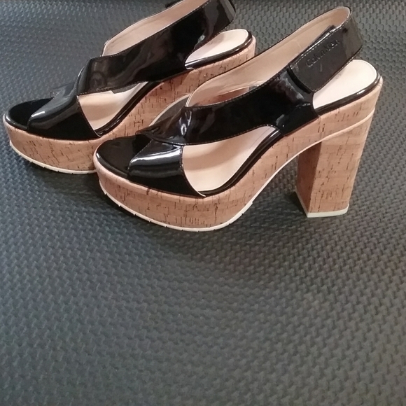 Calvin Klein Patent leather Velcro strap 5 in heel - Picture 2 of 8